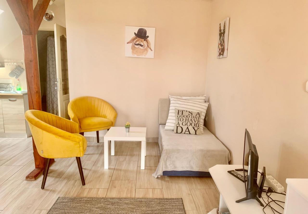 Lelle -Kert Apartman 03 バラトンレッレ エクステリア 写真
