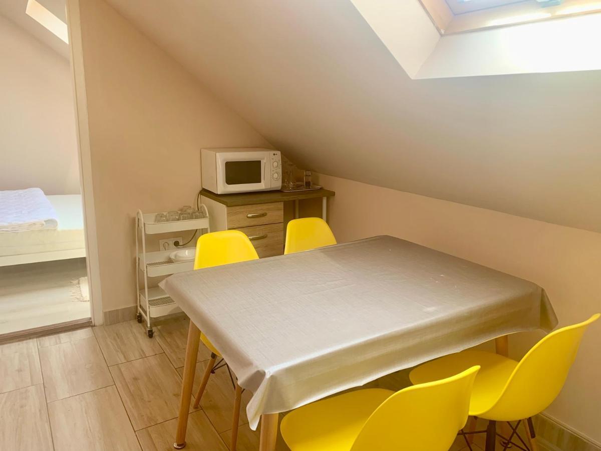 Lelle -Kert Apartman 03 バラトンレッレ エクステリア 写真