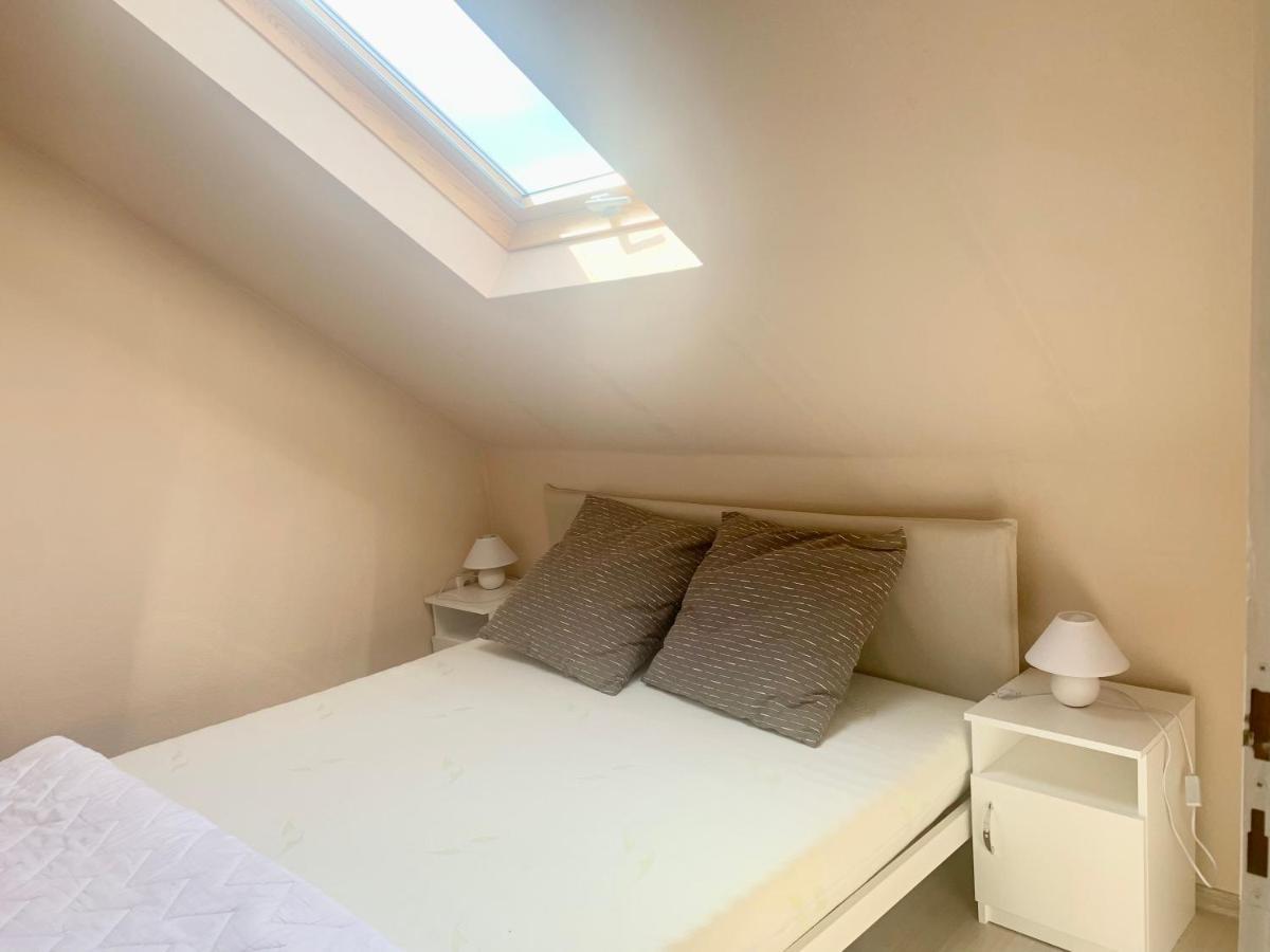 Lelle -Kert Apartman 03 バラトンレッレ エクステリア 写真